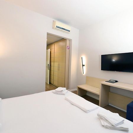 Hotel Libertas Vlorë Εξωτερικό φωτογραφία