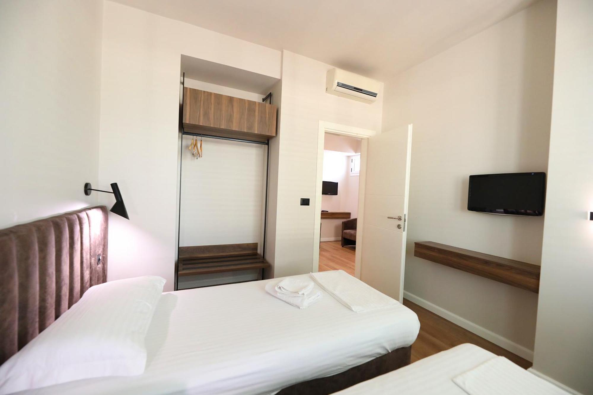 Hotel Libertas Vlorë Εξωτερικό φωτογραφία