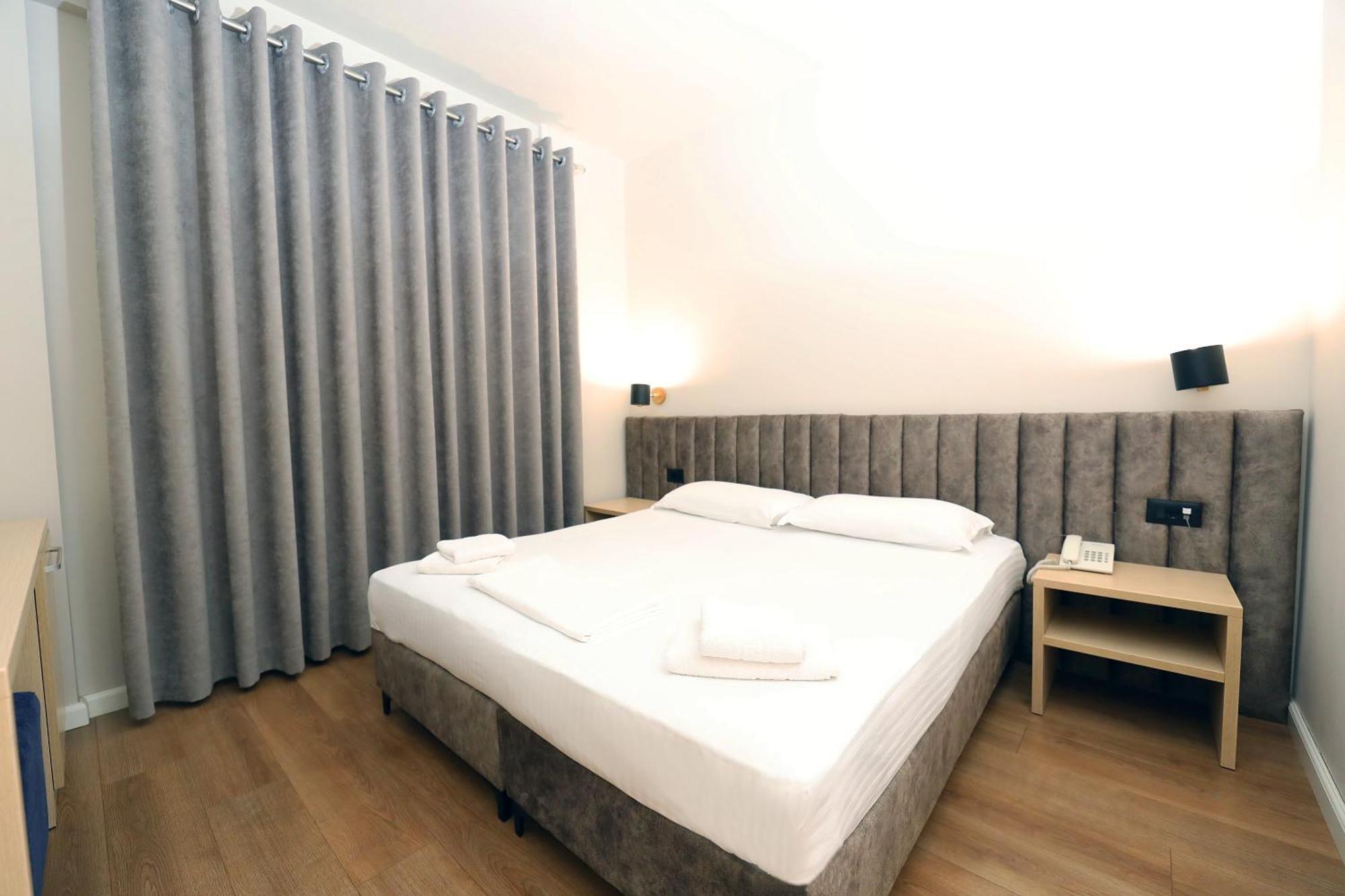 Hotel Libertas Vlorë Εξωτερικό φωτογραφία