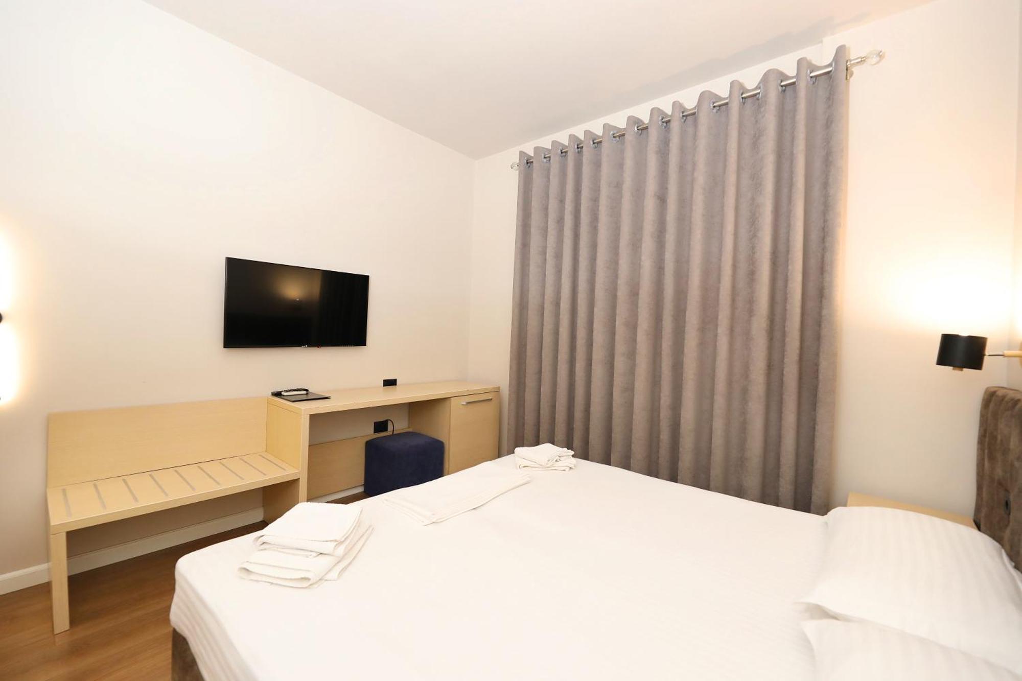 Hotel Libertas Vlorë Εξωτερικό φωτογραφία